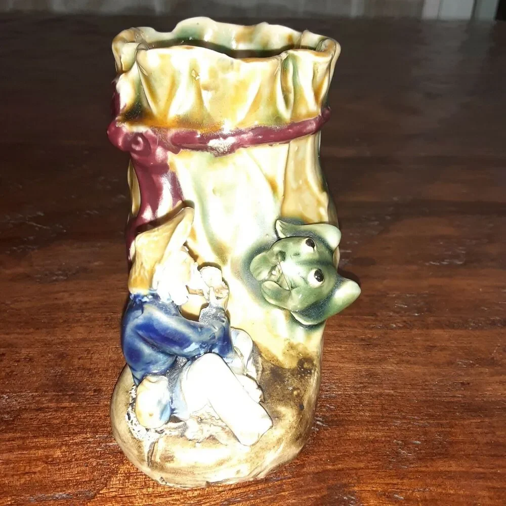 Vintage Asian Boot Vase W/ Wise Man& Frog